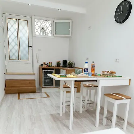 Canelli House